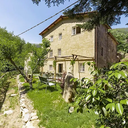 Il Borgo Sulla Visona Habitación en casa particular *